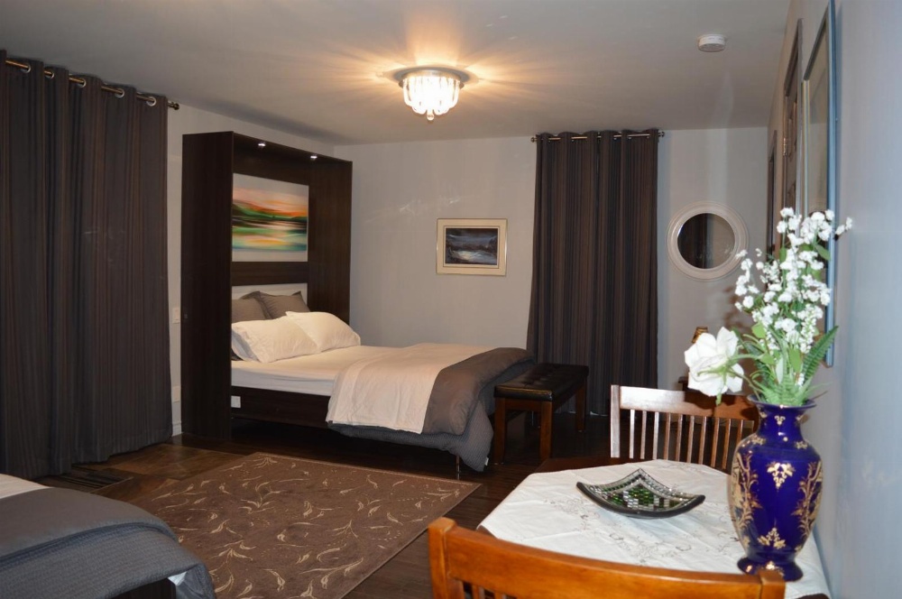 Quadruple Room with Private Bathroom
